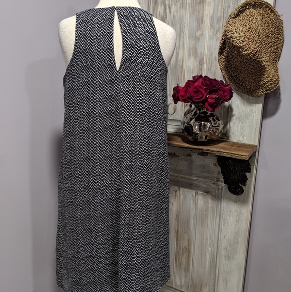 SOLD💙Gap sleeveless shift dress, navy/white dots - Picture 3 of 8